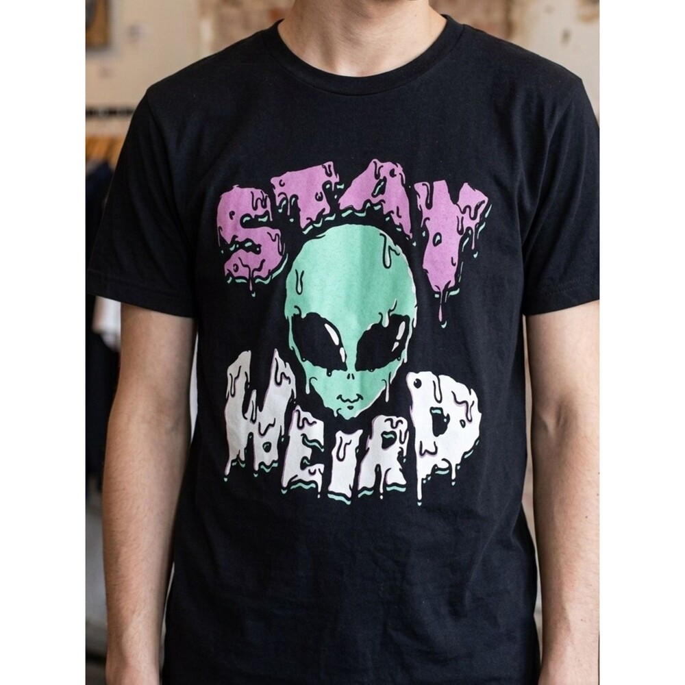 Stay Weird Alien Graphic Tee – Size L Unisex Goth Grunge